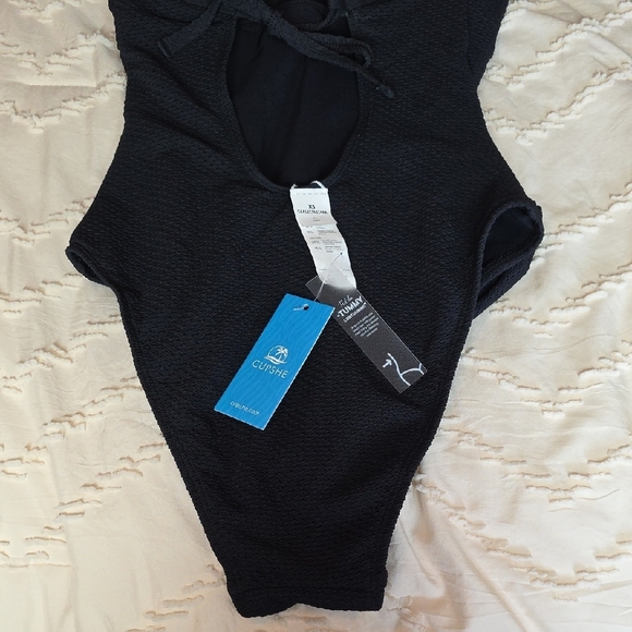 Cupshe Jacquard Rouched Tummy Control One Piece Swimsuit - Picture 7 of 8